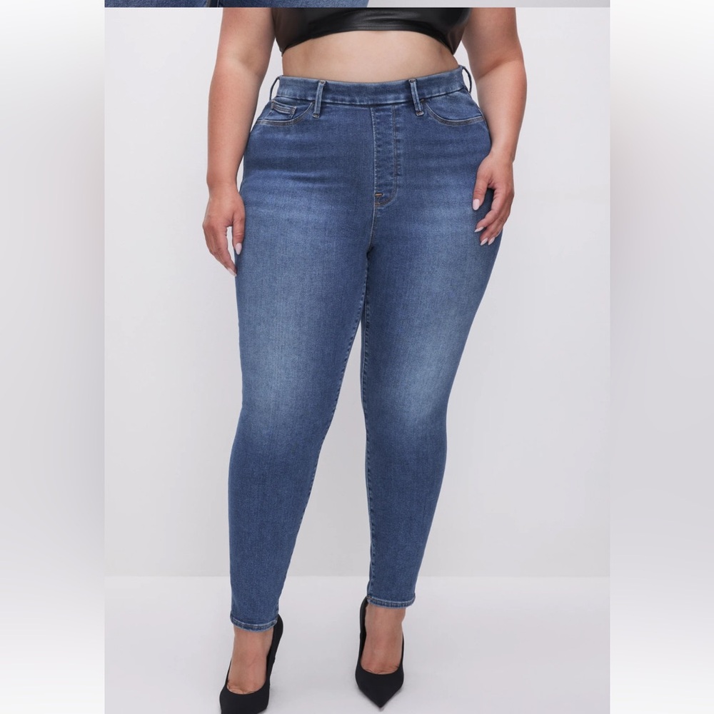 Good American pull on stretch jeans